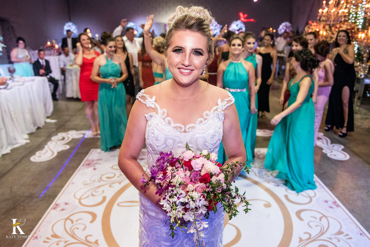 casamento jessica e tiago ao ar livre em coronel vivida katy tesser fotografo melhor do parana festa buque da noiva