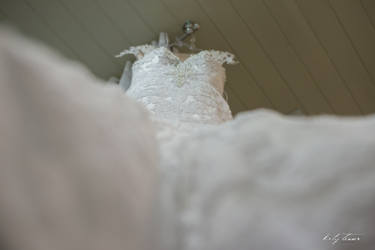 vestido de noiva, noiva, noiva se vestindo, noiva ansiosa, katy tesser,katy tesser fotografa,katy tesser fotografia,katy tesser fotografo de casamento,katy tesser fotografa de casamento,casamento de dia,wedding,casamento de dia,pre wedding,e session,trash