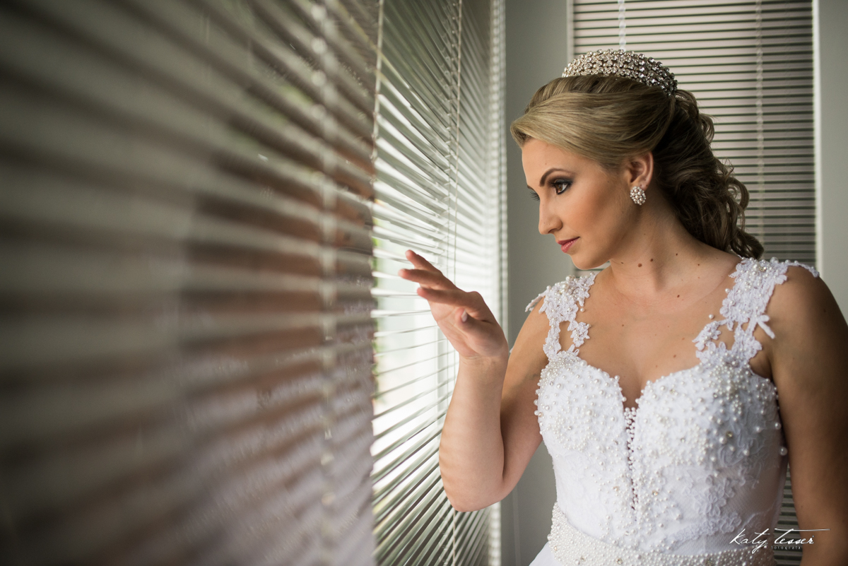 noiva, vestido de noiva, noiva ansiosa, making of da noiva, making of,sapato da noiva,vestido de noiva, noiva, noiva se vestindo, noiva ansiosa, katy tesser,katy tesser fotografa,katy tesser fotografia,katy tesser fotografo de casamento,katy tesser fotogr