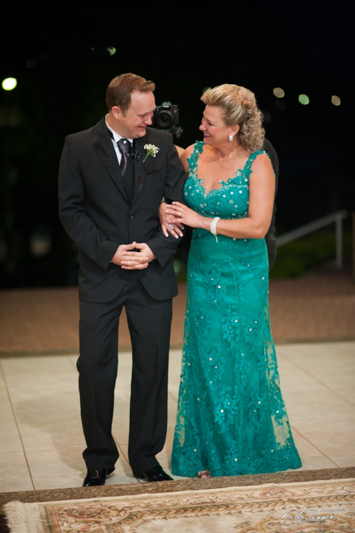 entrada do noivo, mãe do noivo, vestido da mãe do noivo, entrada do noivo, noivo ansioso,katy tesser,katy tesser fotografa,katy tesser fotografia,katy tesser fotografo de casamento,katy tesser fotografa de casamento,casamento de dia,wedding,casamento de d