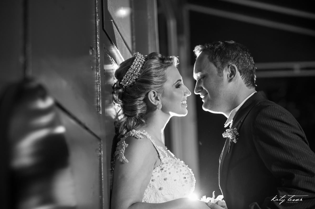 sessão dos noivos, fotos dos noivos, book dos noivos, caroline e fabiano, casamento de caroline e fabiano, vestido de noiva, bouquet de noiva, noiva, vestido, bouquet, véu de noiva, veu da noiva, aliança, aliança de casamento,katy tesser,katy tesser fotog