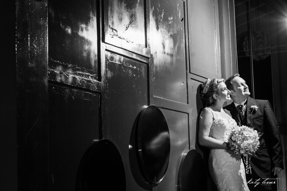 sessão dos noivos, fotos dos noivos, book dos noivos, caroline e fabiano, casamento de caroline e fabiano, vestido de noiva, bouquet de noiva, noiva, vestido, bouquet, véu de noiva, veu da noiva, aliança, aliança de casamento,katy tesser,katy tesser fotog