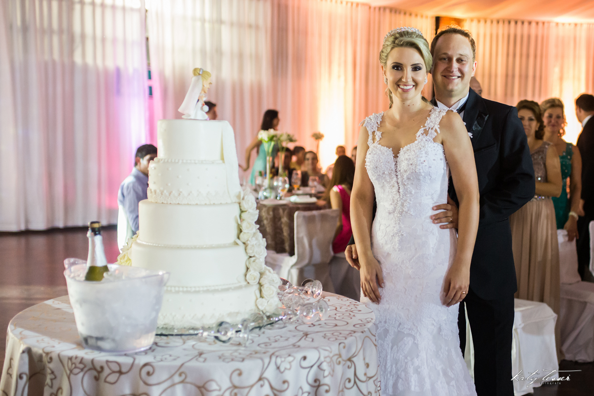 bolo de casamento, corte do bolo,  brinde de casamento, caroline e fabiano, casamento de caroline e fabiano, convidados, decoração, decoração de casamento,katy tesser,katy tesser fotografa,katy tesser fotografia,katy tesser fotografo de casamento,katy tes