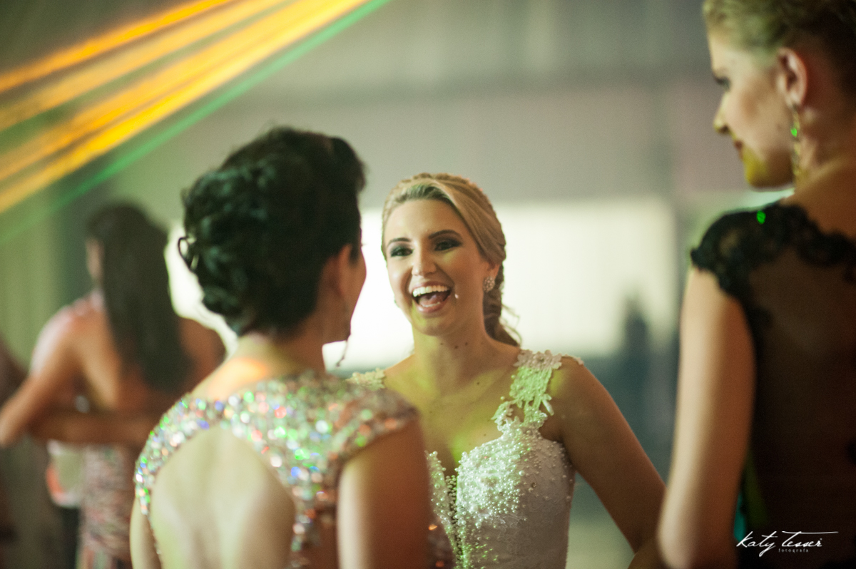 valsa dos noivos, festa de casamento, casamento caroline e fabiano,  katy tesser,katy tesser fotografa,katy tesser fotografia,katy tesser fotografo de casamento,katy tesser fotografa de casamento,casamento de dia,wedding,casamento de dia,pre wedding,e ses