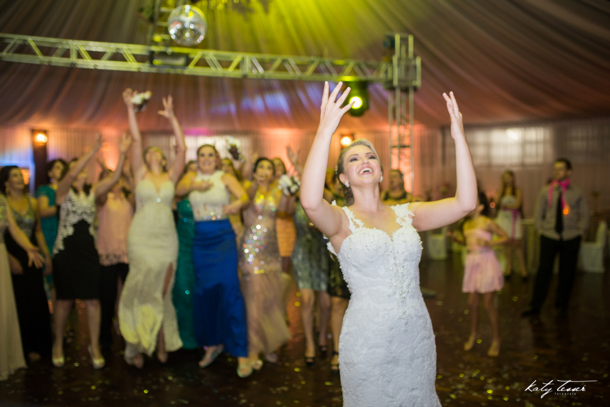 valsa dos noivos, festa de casamento, casamento caroline e fabiano,  katy tesser,katy tesser fotografa,katy tesser fotografia,katy tesser fotografo de casamento,katy tesser fotografa de casamento,casamento de dia,wedding,casamento de dia,pre wedding,e ses