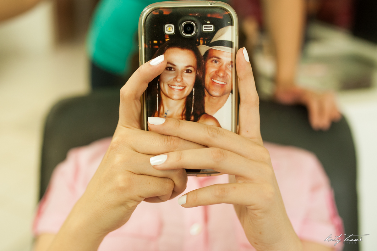 noiva no celular, celular da noiva, making of, noiva, making of da noiva, katy tesser,katy tesser fotografa,katy tesser fotografia,katy tesser fotografo de casamento,katy tesser fotografa de casamento,casamento de dia,wedding,casamento de dia,pre wedding,