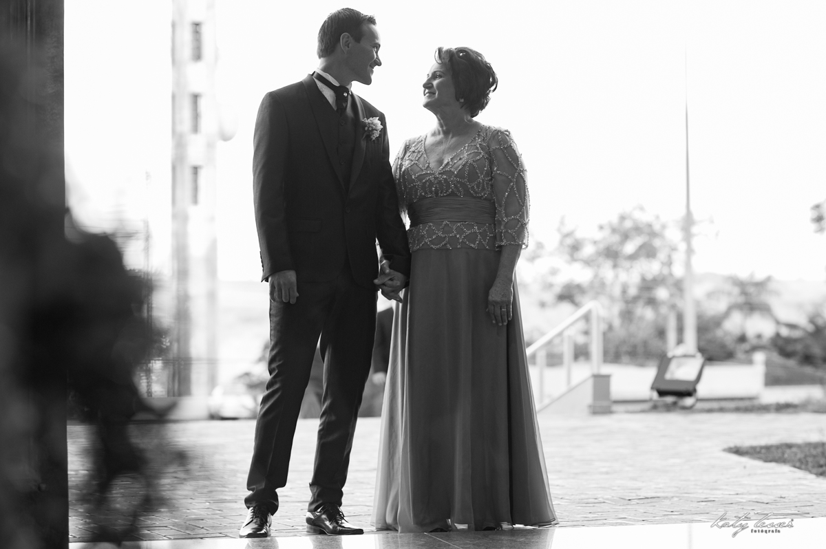 entrada do noivo, mãe do noivo, casamento claudia e marcio, casamento quedas do iguaçu, katy tesser,katy tesser fotografa,katy tesser fotografia,katy tesser fotografo de casamento,katy tesser fotografa de casamento,casamento de dia,wedding,casamento de di