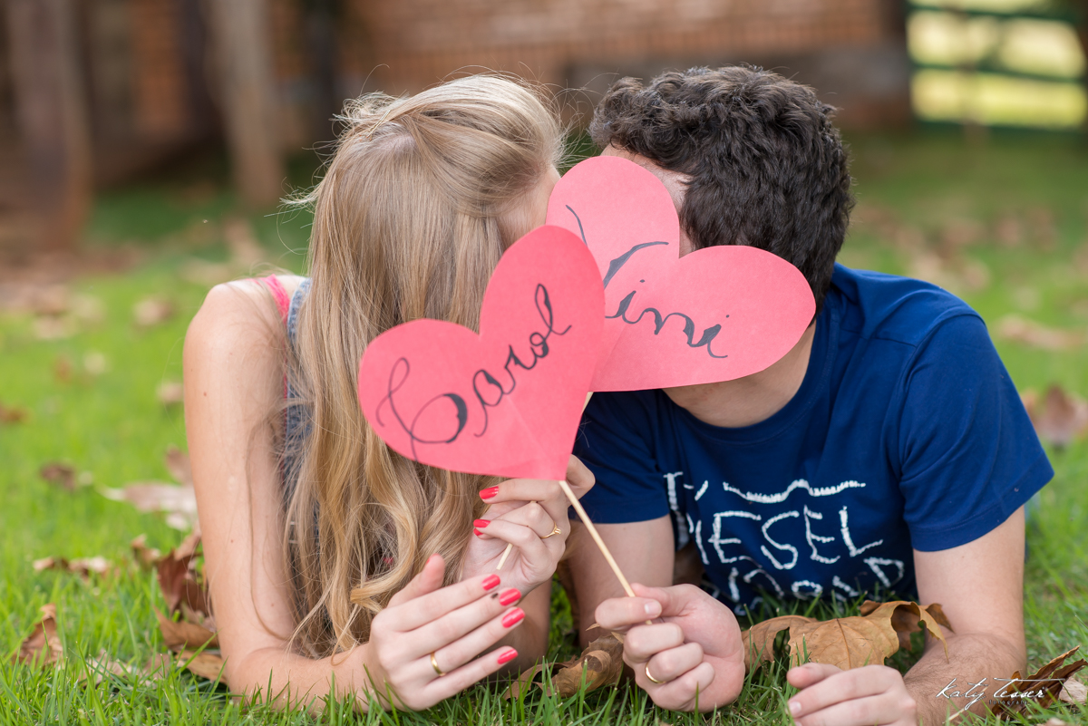 carol e vini, caroline e vinicius, pre casamento, katy tesser fotos criativas, fotos criativas, katy tesser, fotografo, fotografa, katy tesser fotografia, fotos katy tesser, book, sessão fotográfica, fotografo coronel vivida, fotografo pato 