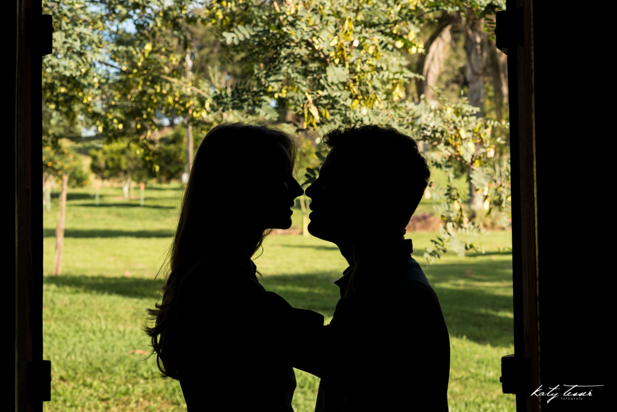 carol e vini, caroline e vinicius, pre casamento, katy tesser fotos criativas, fotos criativas, katy tesser, fotografo, fotografa, katy tesser fotografia, fotos katy tesser, book, sessão fotográfica, fotografo coronel vivida, fotografo pato 