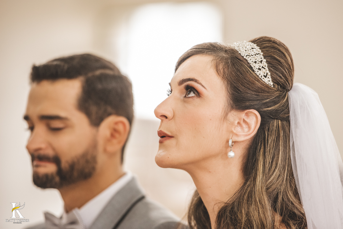 Casamento de bruna e jean de dia em coronel vivida paraná registro fotográfico Katy tesser fotografo o melhor cerimonia religiosa noiva nervosa