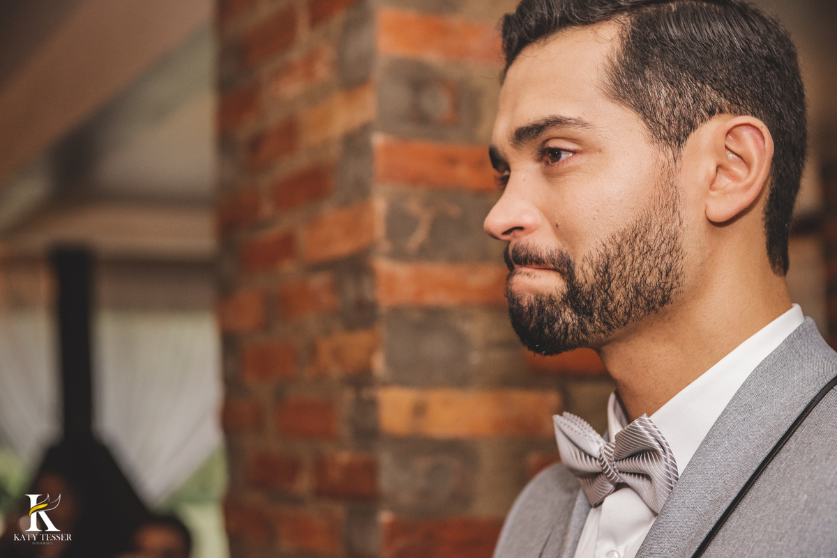 Casamento de bruna e jean de dia em coronel vivida paraná registro fotográfico Katy tesser fotografo o melhor recepão almoco restaurante strapazzon noivo emocionado