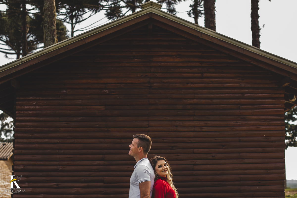 pre casamento wedding de camila e guilherme em água doce vinicola villagio grando destination wedding com vestido de noiva e roupas casuais katy tesser melhor fotografo do parana romantico descontraido ao ar livre fotos externas