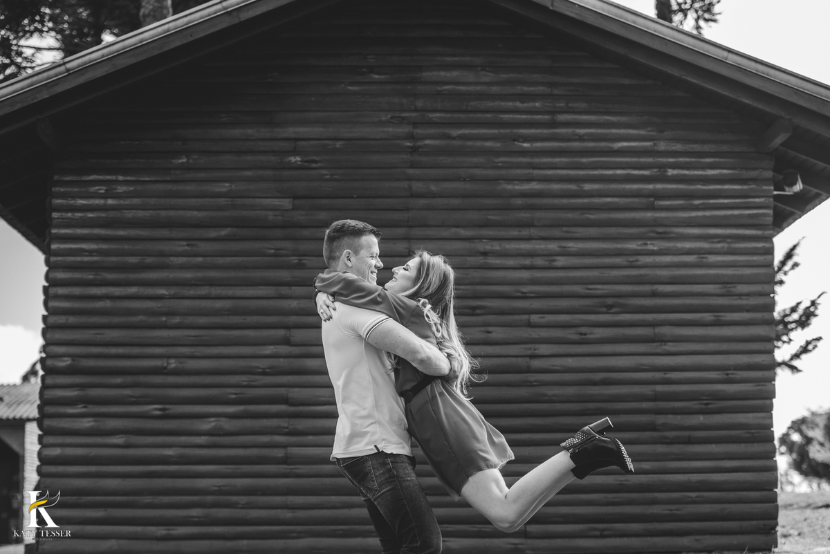 pre casamento wedding de camila e guilherme em água doce vinicola villagio grando destination wedding com vestido de noiva e roupas casuais katy tesser melhor fotografo do parana romantico descontraido ao ar livre fotos externas