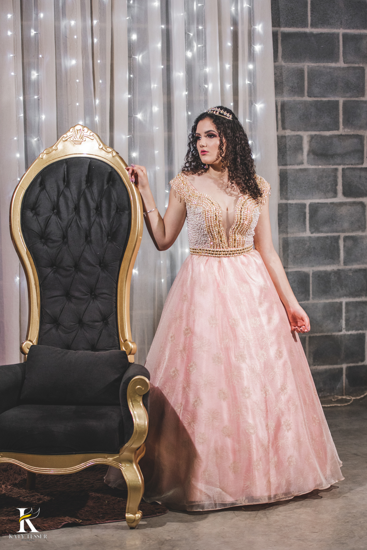 aniversario de 15 anos debutante isadora em coronel vivida parana centro de eventos dalpizzol decoração com sessao de fotos externas katy tesser fotografa