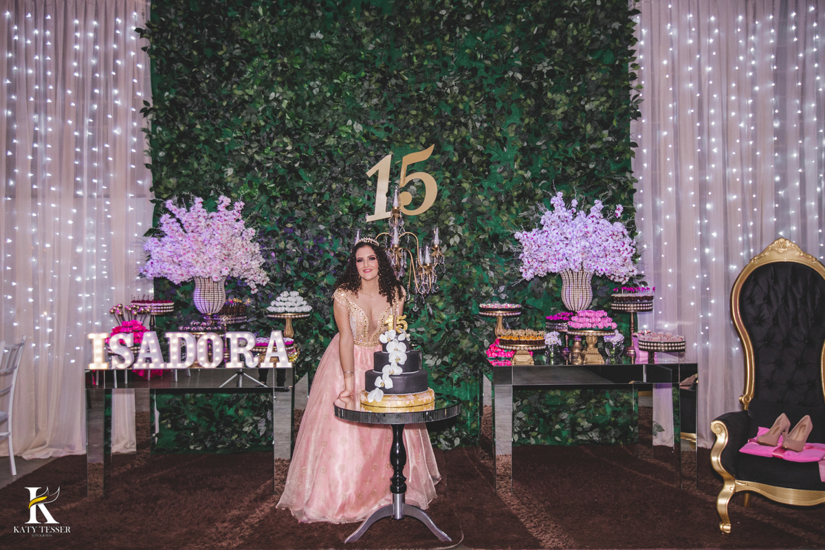 aniversario de 15 anos debutante isadora em coronel vivida parana centro de eventos dalpizzol decoração com sessao de fotos externas katy tesser fotografa