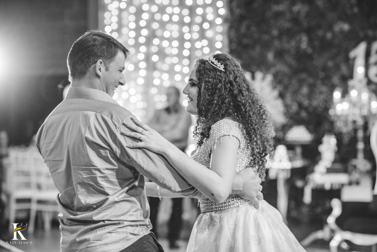 aniversario de 15 anos debutante isadora em coronel vivida parana centro de eventos dalpizzol decoração com sessao de fotos externas katy tesser fotografa