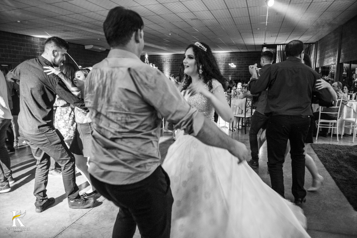 aniversario de 15 anos debutante isadora em coronel vivida parana centro de eventos dalpizzol decoração com sessao de fotos externas katy tesser fotografa