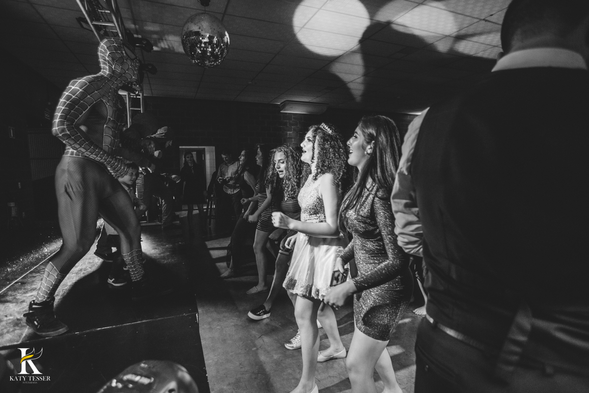 aniversario de 15 anos debutante isadora em coronel vivida parana centro de eventos dalpizzol decoração com sessao de fotos externas katy tesser fotografa