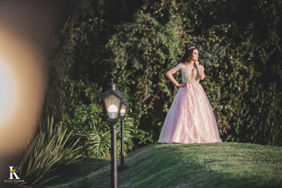aniversario de 15 anos debutante isadora em coronel vivida parana centro de eventos dalpizzol decoração com sessao de fotos externas katy tesser fotografa
