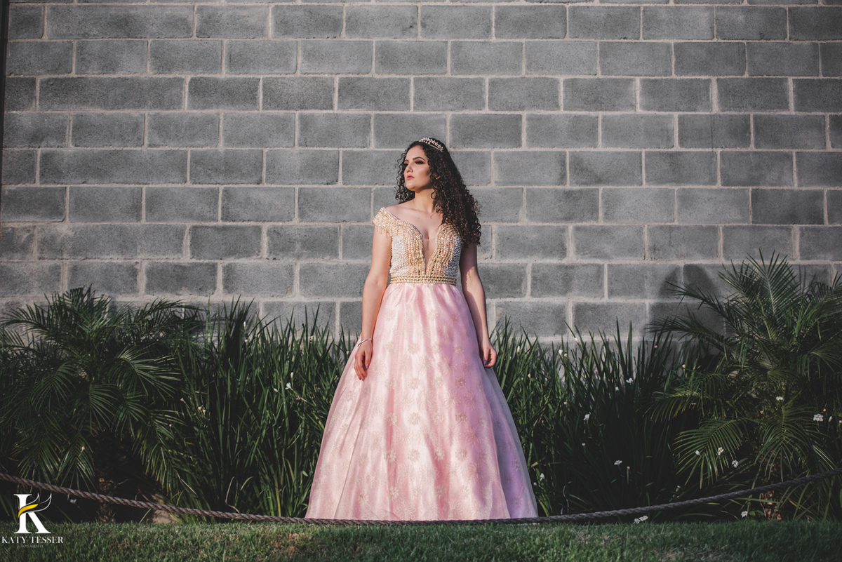 aniversario de 15 anos debutante isadora em coronel vivida parana centro de eventos dalpizzol decoração com sessao de fotos externas katy tesser fotografa