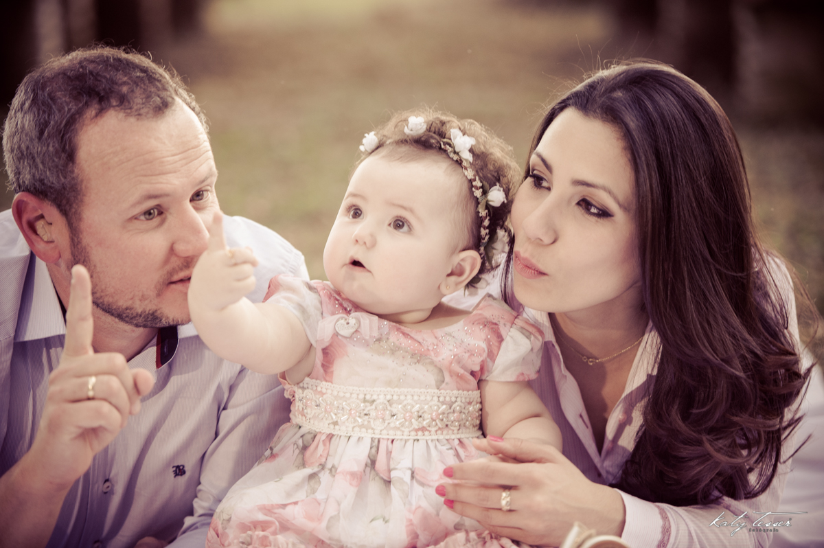 fotos de familia, sessão de familia, crianças, book externo de criança, book externo de familia, katy tesser fotos criativas, fotos criativas, katy tesser, fotografo, fotografa, katy tesser fotografia, fotos katy tesser, book, sess&at