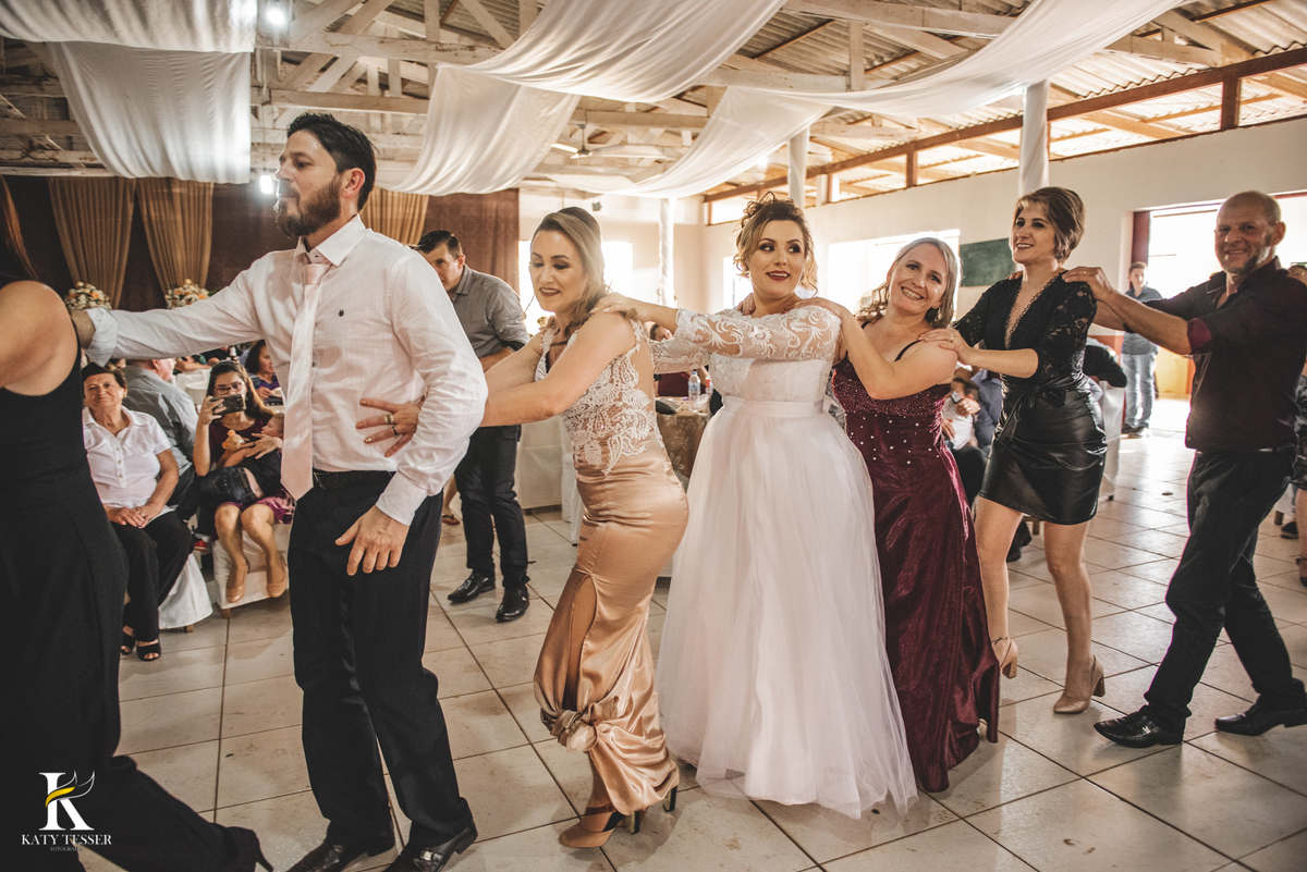 casamento de fernando e taiani em chopinzinho parana francisco beltrao pato branco de dia katy tesser fotografo melhor festa