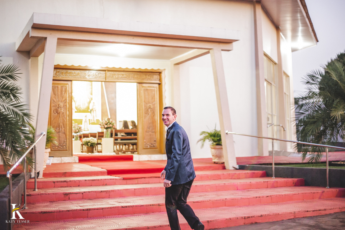 Casamento de liniquer e vanessa aconteceu em perola do Oeste parana cerimônia religiosa tradicional e festa no ctg com banda conjunto gaúcho e noivo com traje tipico