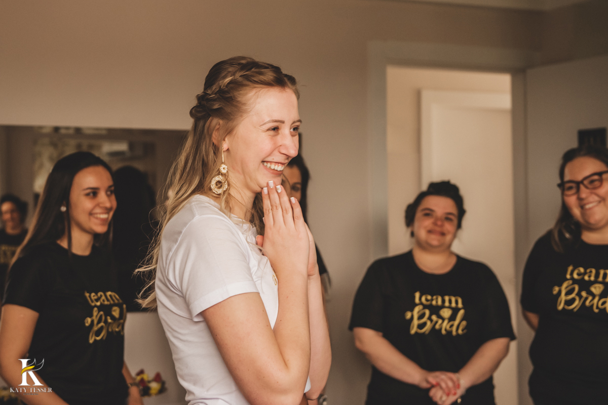 Casamento camila e Jacson laranjeiras do sul parana cerimonia tradicional Katy tesser melhor fotografo making of da noiva com as madrinhas brinde