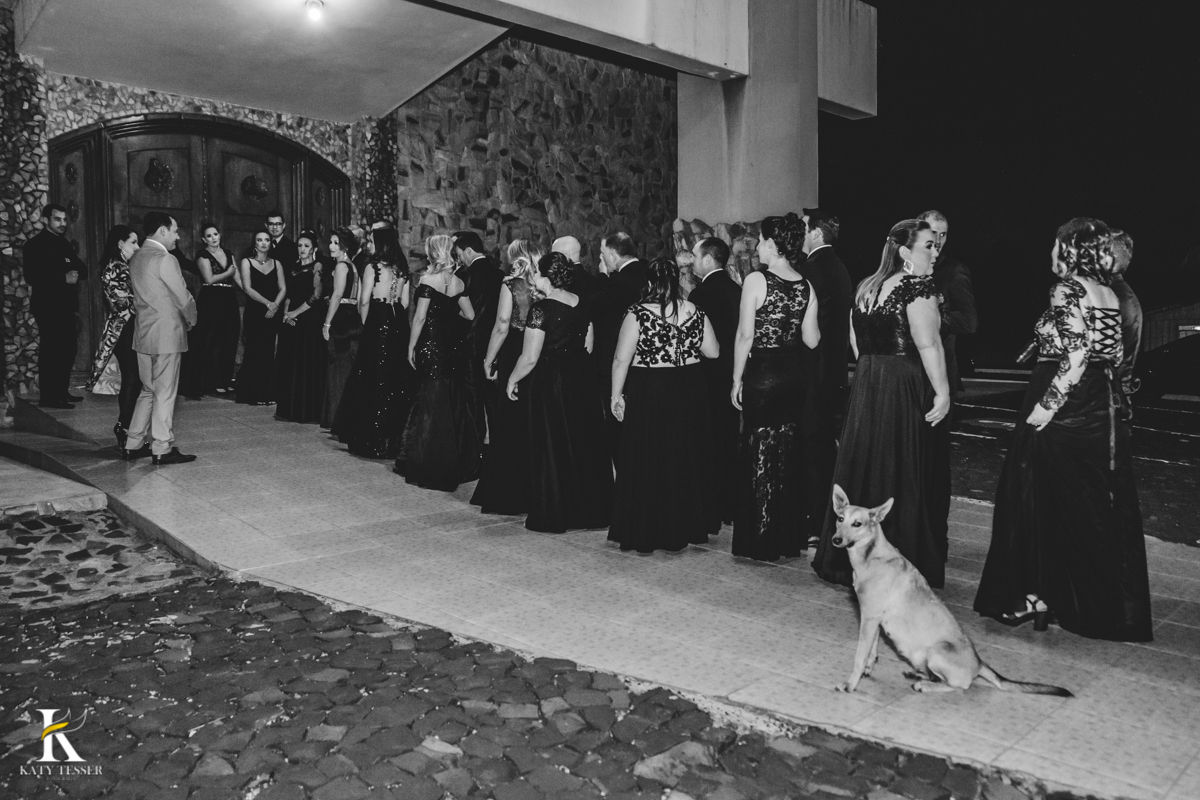 Casamento camila e Jacson laranjeiras do sul parana cerimonia tradicional Katy tesser melhor fotografo entrada dos padrinhos 