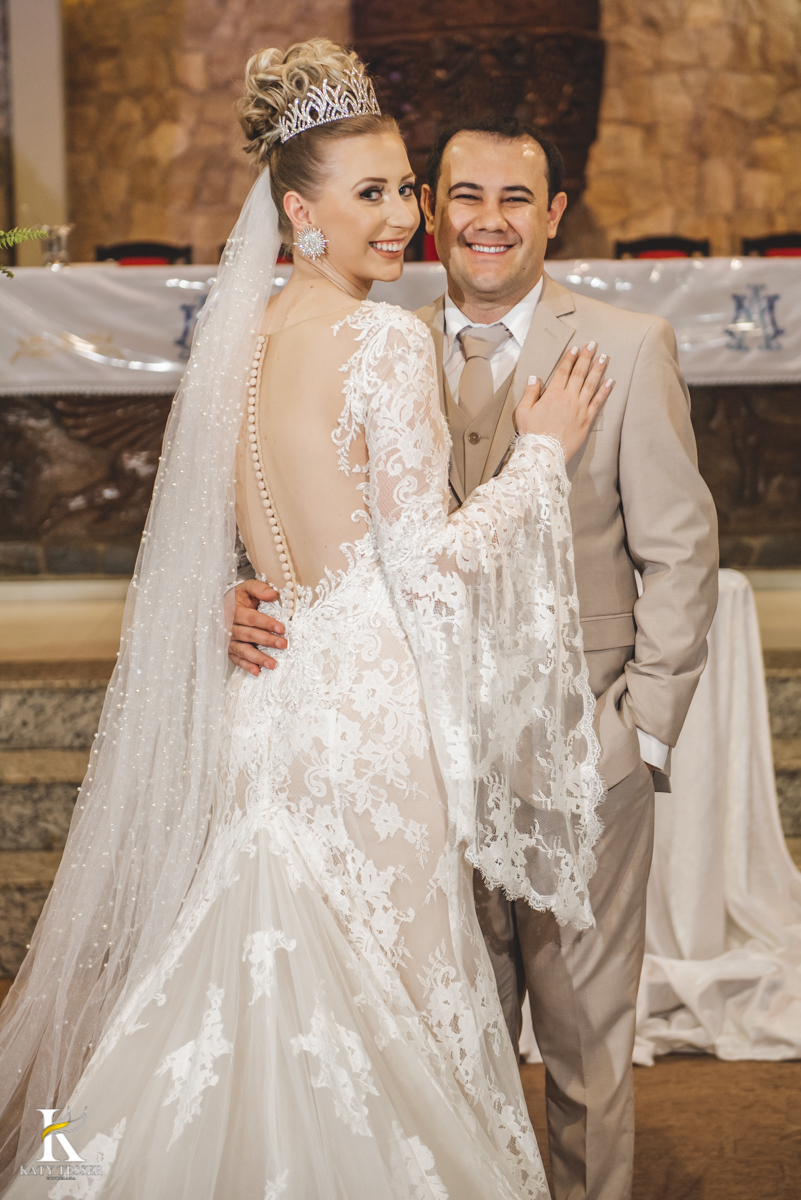 Casamento camila e Jacson laranjeiras do sul parana cerimonia tradicional Katy tesser melhor fotografo sessão de fotos dos noivos vestido joias 