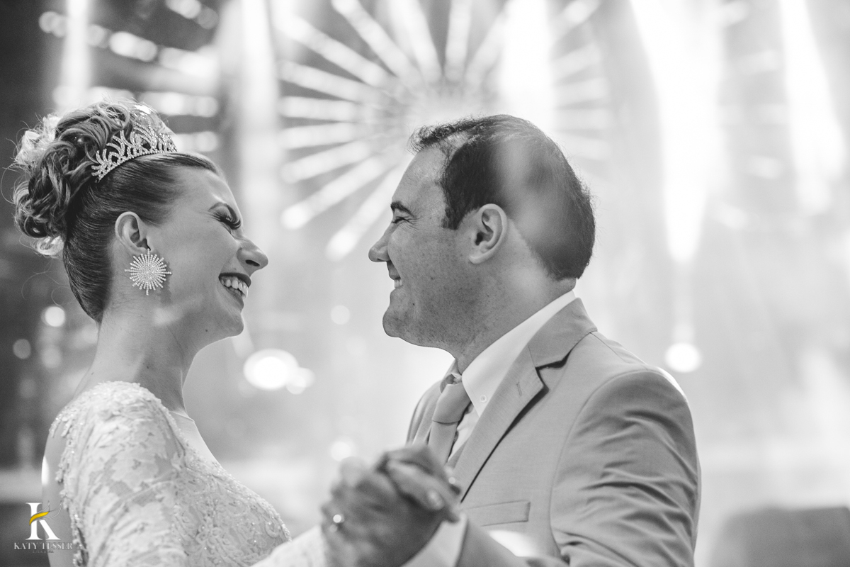 Casamento camila e Jacson laranjeiras do sul parana cerimonia tradicional Katy tesser melhor fotografo recepção do casamento valsa dos noivos coreografada