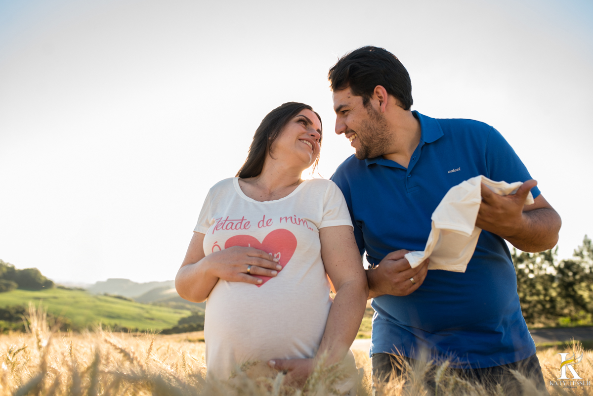 book, gestante, moto, gravida,katy tesser, fotografo, sessão de fotos, externas, roupas de nenem, trigo