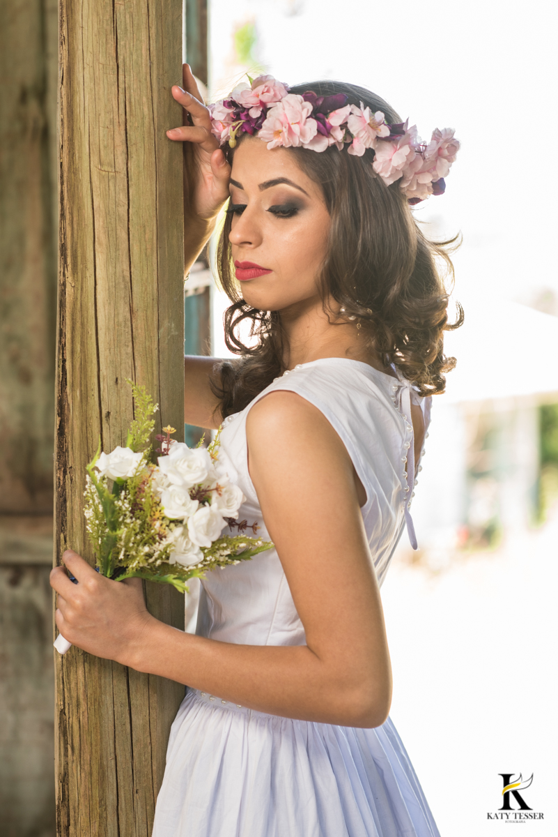 book,sessão,pre casamento,fotos,externas,casal,fotografo,fotos,criativas,noiva,noivo,aliança,flores,vestido de noiva
