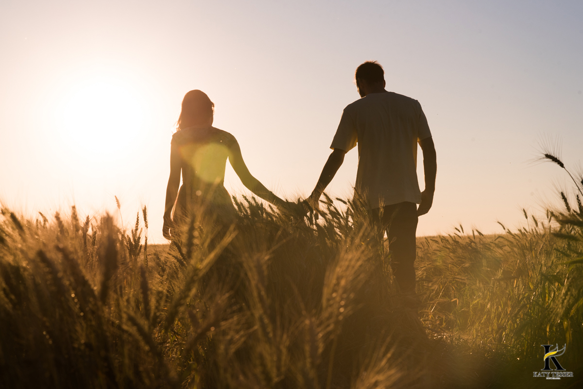 book,sessão,pre casamento,fotos,externas,casal,fotografo,fotos,criativas,noiva,noivo,aliança,flores,vestido de noiva