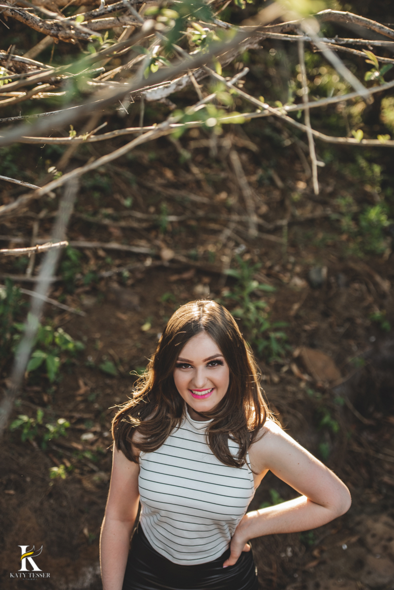 Book de 15 anos debutante Alice Zilli em são jorge do oeste parana pato branco e francisco beltrão registro katy tesser fotografa fotos externas descontraidas e criativas