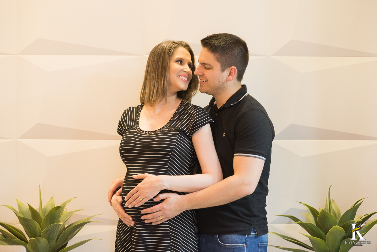 gestante,gravida,nenem,bebe, roupa de bebe, mãe, pai, filha, filho,barriga, sessão de fotos, fotos criativas, katy tesser, fotografo
