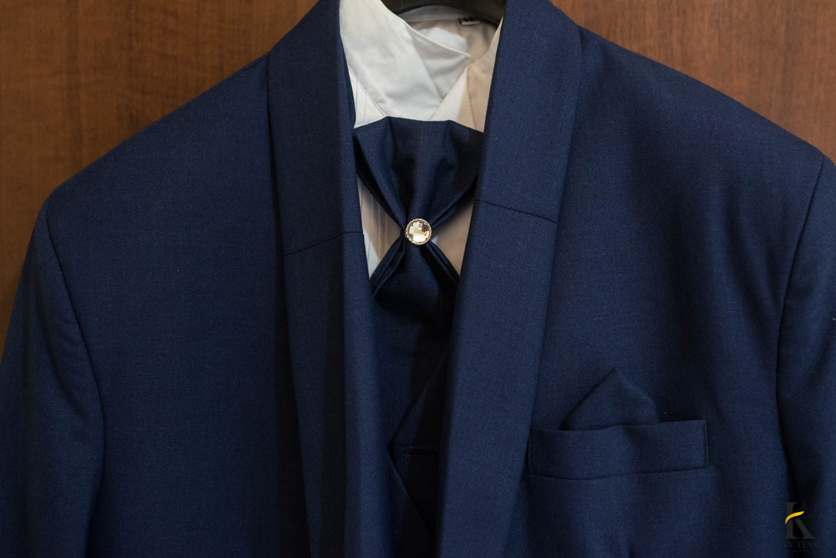 katy-tesser-fotografo-casamento-making of-noivo-terno-sapato-pais