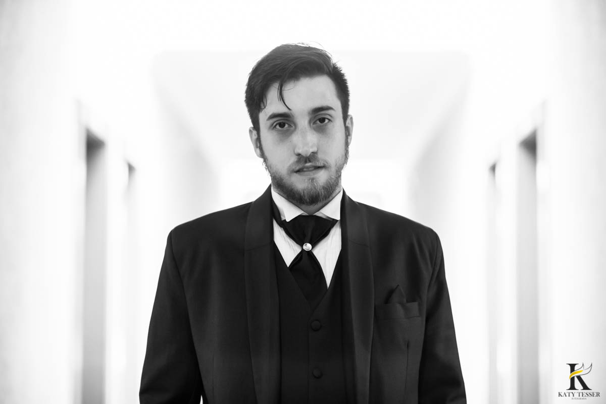 katy-tesser-fotografo-casamento-making of-noivo-terno-sapato-pais