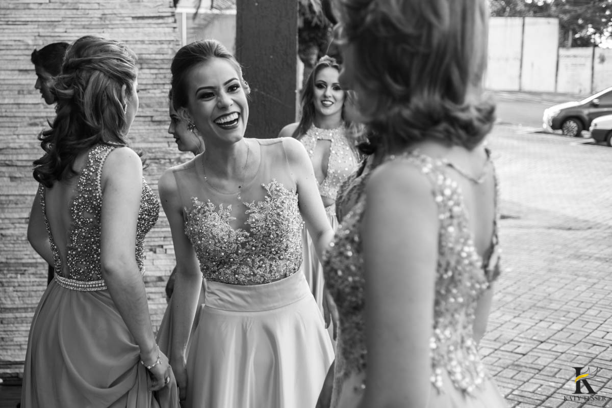 katy-tesser-fotografo-casamento-making of-noivo-terno-sapato-pais-madrinha