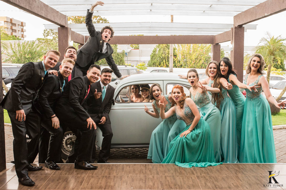 katy-tesser-fotografo-casamento-carro-noiva-vestido-bouquet-madrinha-padrinho
