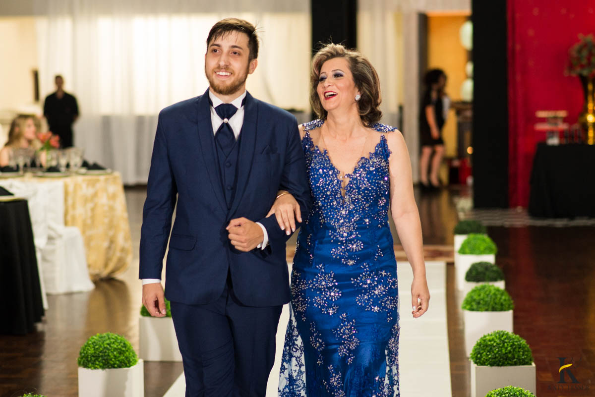 katy-tesser-fotografo-casamento-noivo-noiva-pais-vestido-veu-bouquet-buque-pais-cerimonia-religioso-decoracao-aliança-beijo