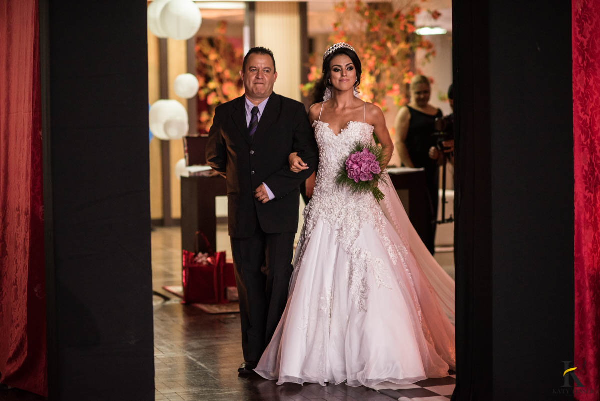 katy-tesser-fotografo-casamento-noivo-noiva-pais-vestido-veu-bouquet-buque-pais-cerimonia-religioso-decoracao-aliança-beijo