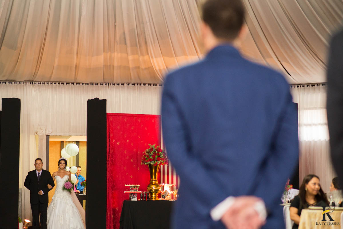 katy-tesser-fotografo-casamento-noivo-noiva-pais-vestido-veu-bouquet-buque-pais-cerimonia-religioso-decoracao-aliança-beijo