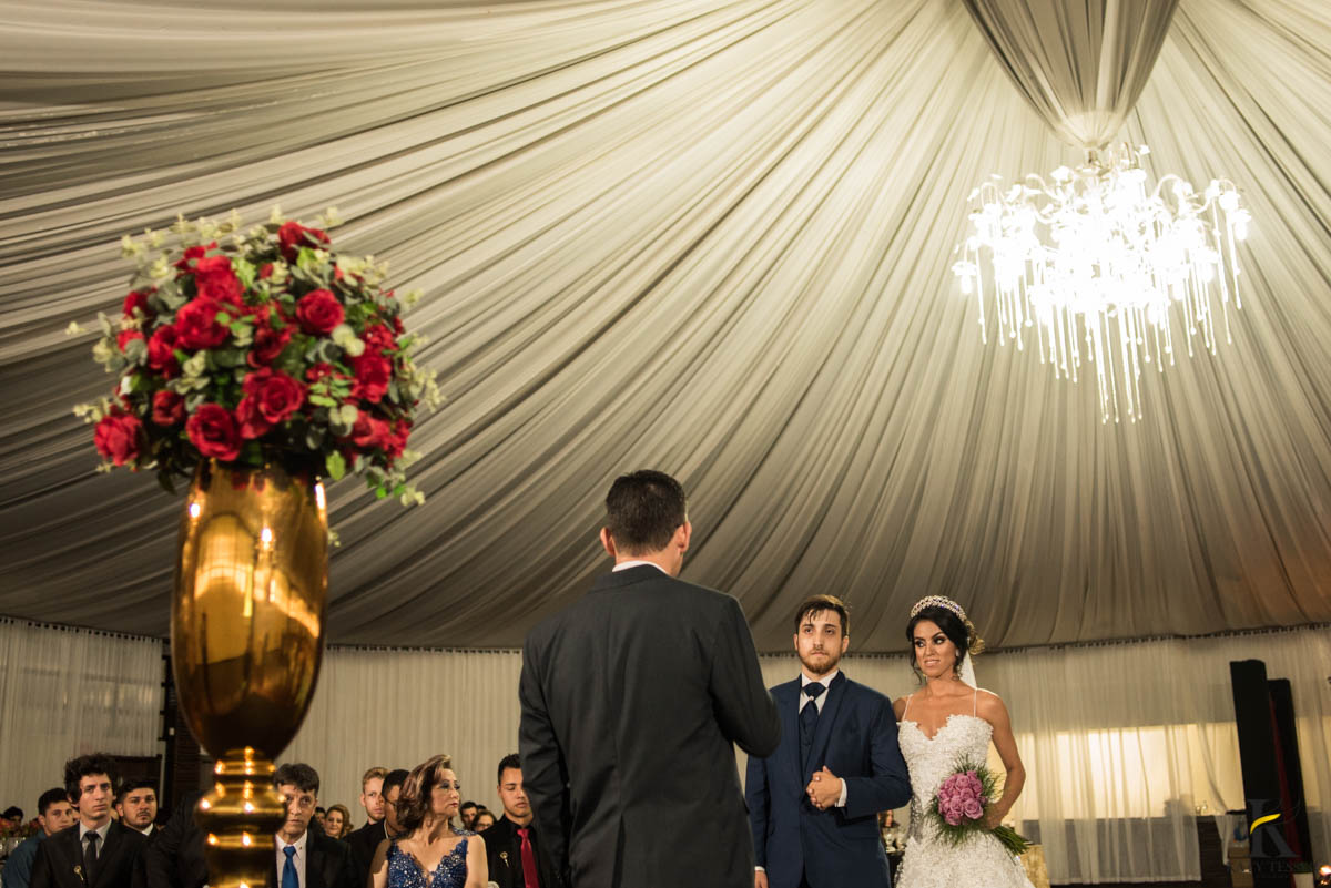 katy-tesser-fotografo-casamento-noivo-noiva-pais-vestido-veu-bouquet-buque-pais-cerimonia-religioso-decoracao-aliança-beijo