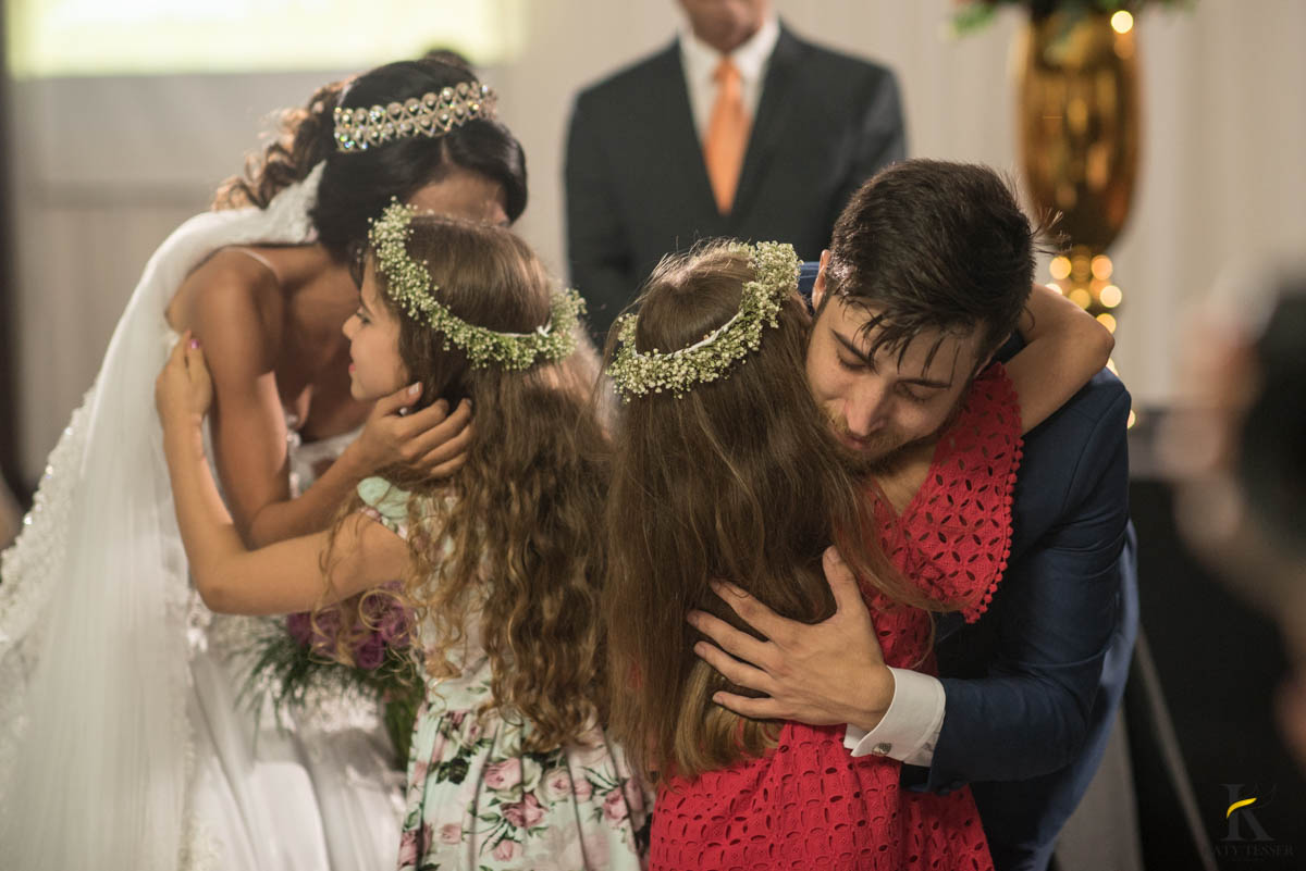 katy-tesser-fotografo-casamento-noivo-noiva-pais-vestido-veu-bouquet-buque-pais-cerimonia-religioso-decoracao-aliança-beijo-daminha