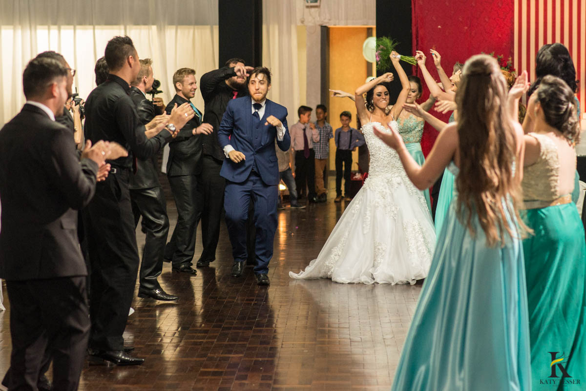 katy-tesser-fotografo-casamento-noivo-noiva-pais-vestido-veu-bouquet-buque-pais-cerimonia-religioso-decoracao-aliança-beijo-daminha