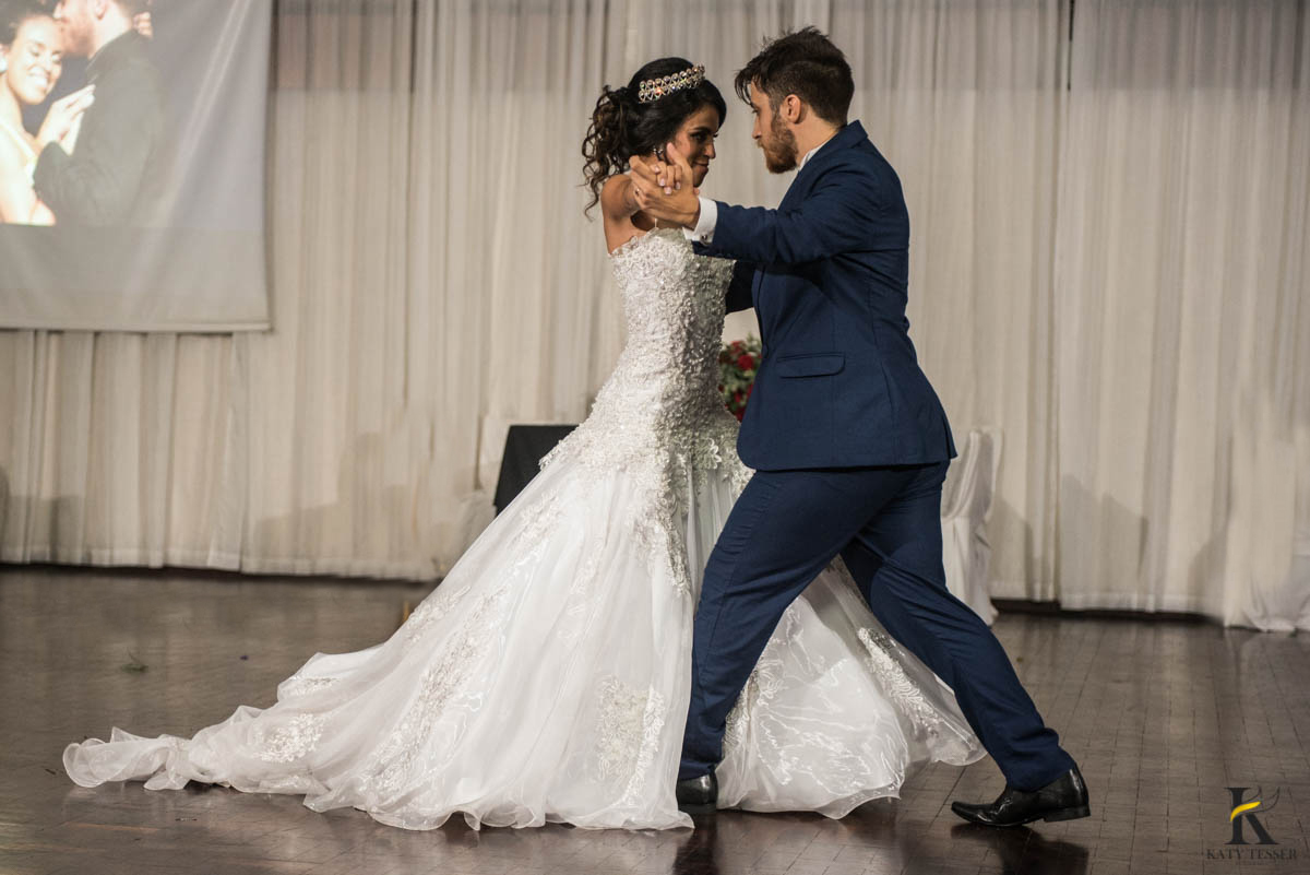 katy-tesser-fotografo-casamento-noivo-noiva-pais-vestido-veu-bouquet-buque-pais-cerimonia-religioso-decoracao-aliança-beijo-daminha-valsa