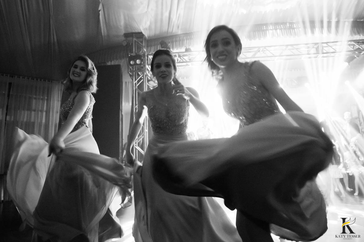 katy-tesser-fotografo-casamento-noivo-noiva-pais-vestido-veu-bouquet-buque-pais-cerimonia-religioso-decoracao-aliança-beijo-daminha-valsa-festa