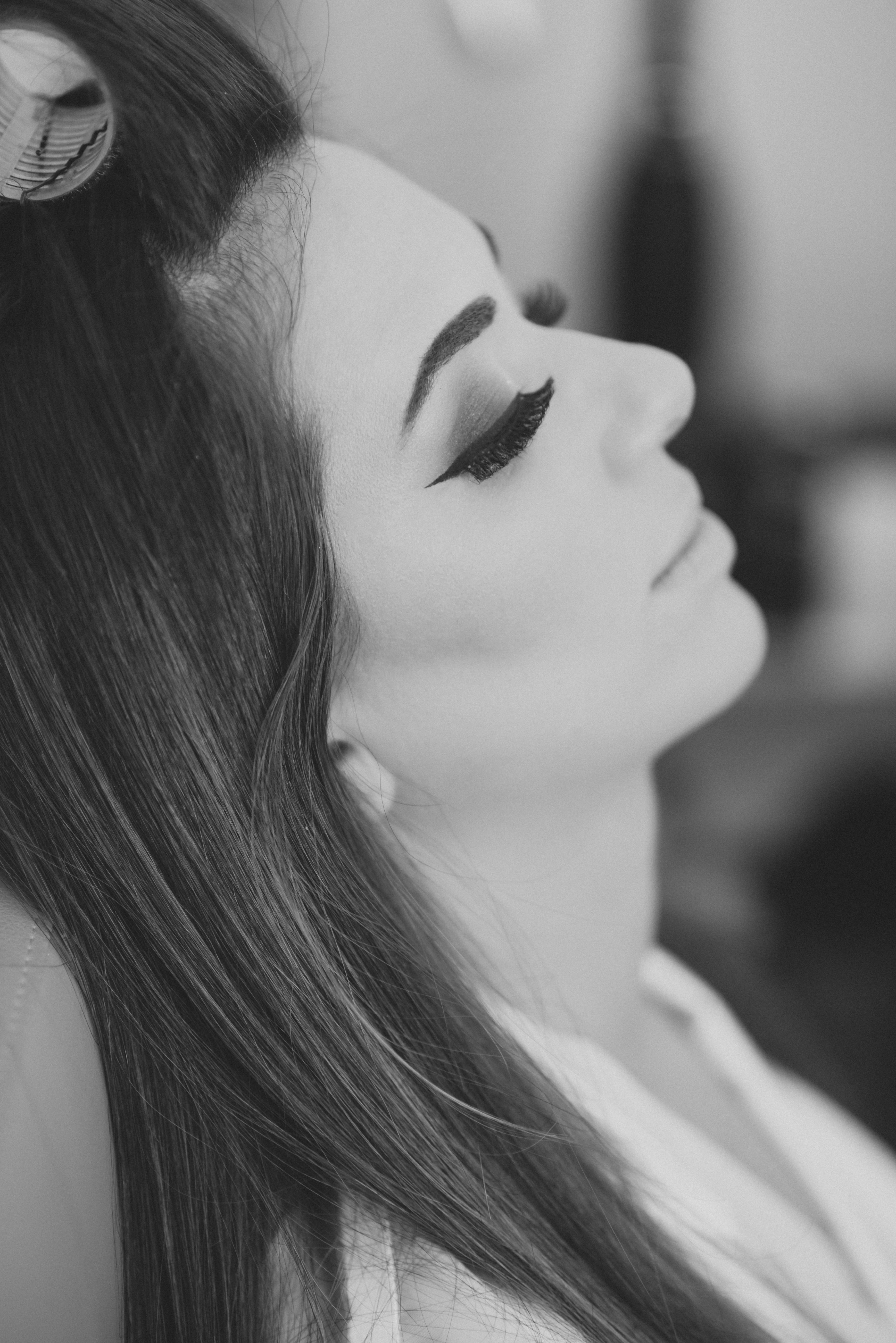 Casamento wedding noivado Ludmila Lopes Fernandes Charles Homsi  Fotógrafo de casamento em MG BH Belo Horizonte dia da noiva hotel pampulha design making of da noiva amigas maquiadora maquiagem da noiva foto preto e branco noiva