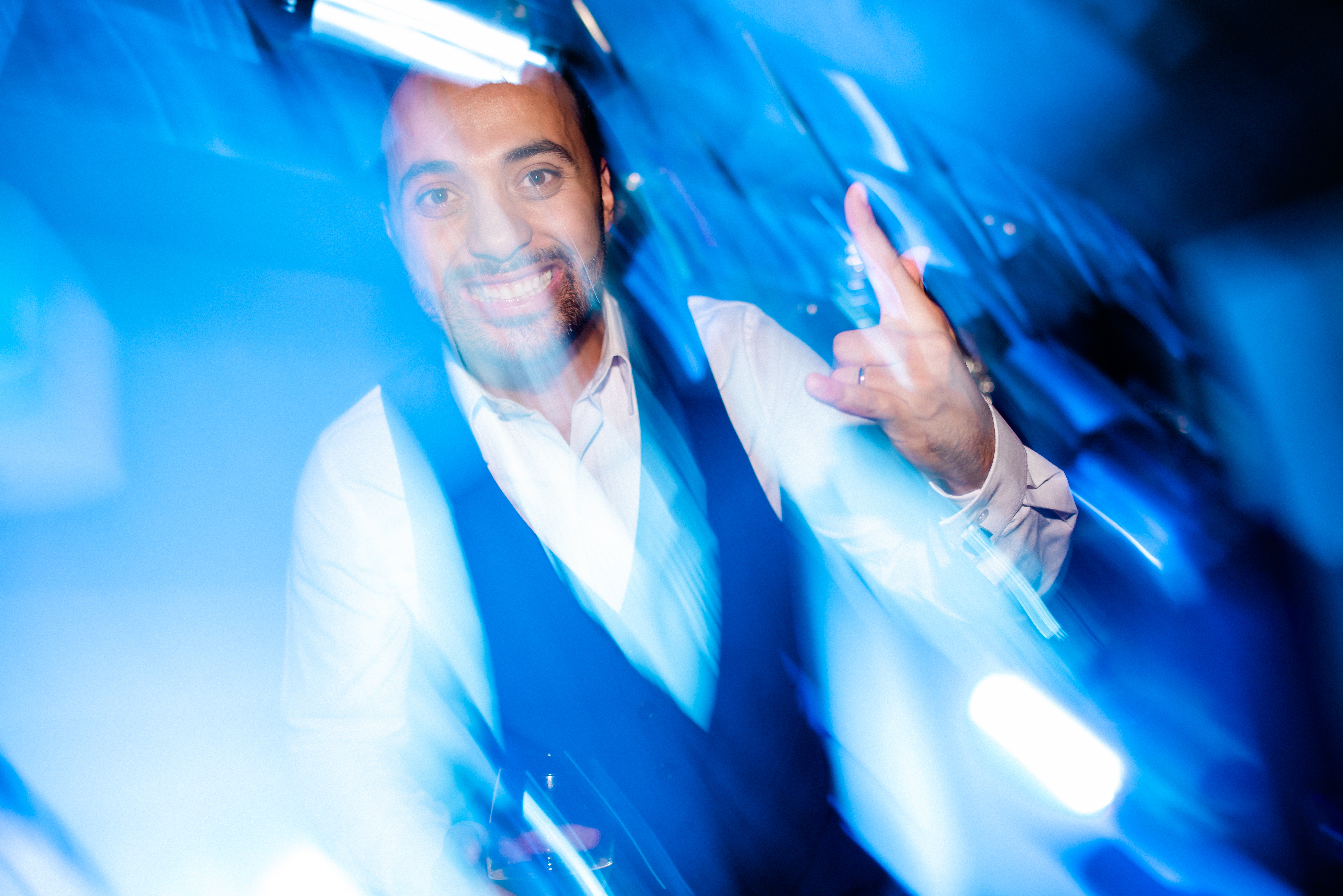 Horizonte Anella Ristorante noiva de véu e grinalda Paula e Breno BBB 18 casamento namoro namorados casamento em BH Fotógrafo de casmamento alianças noiva noivo vestido de noiva mesa do bolo corte simbólico do bolo de casamento narguile casamento árabe 